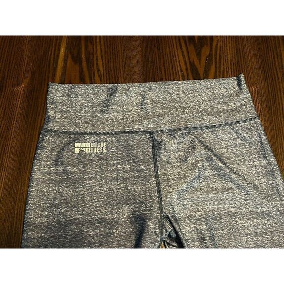 Chicago Cubs Major League Fitness Women’s Leggings L MLB Baseball EUC - Picture 15 of 16